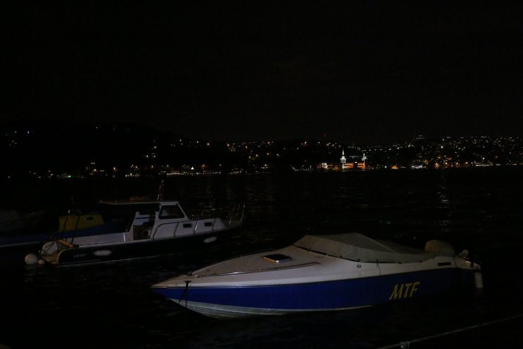 İstanbul boğazı iki yönlü olarak gemi trafiğine kapatıldı