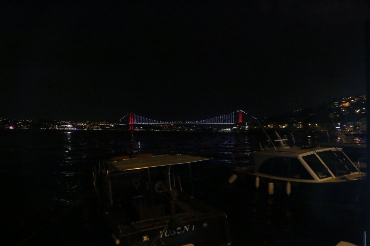 İstanbul boğazı iki yönlü olarak gemi trafiğine kapatıldı