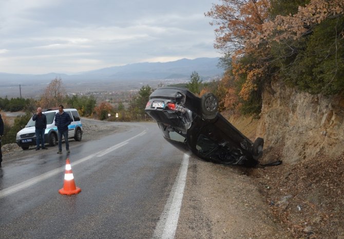 Tokat'ın Niksar ilçesinde meydana gelen trafik kazasında 1 kişi yaralandı
