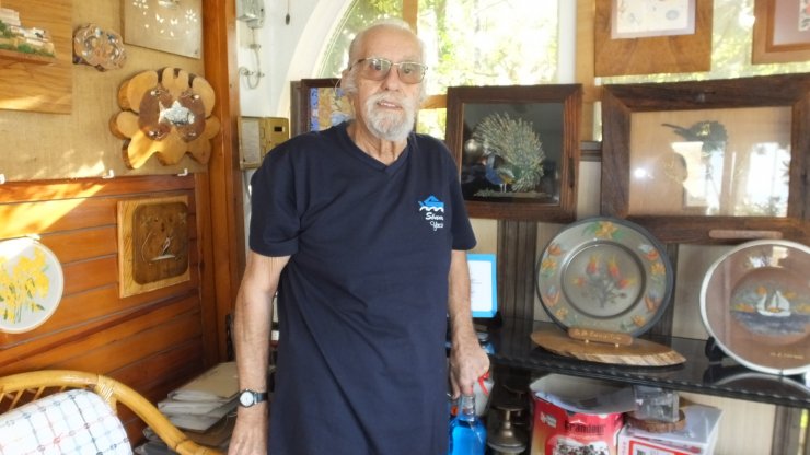 Yıllarca neşter tutan eller artık sanat üretiyor