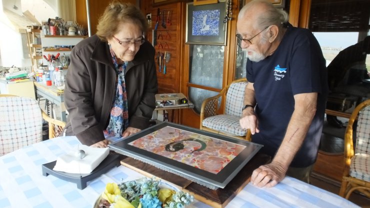 Yıllarca neşter tutan eller artık sanat üretiyor