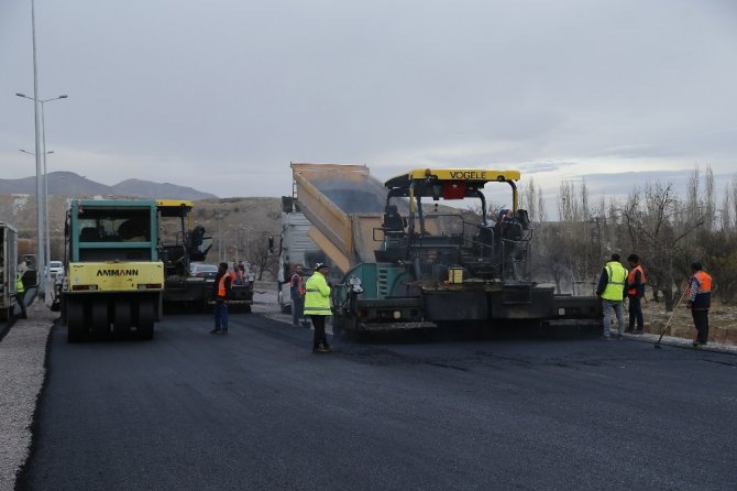 Başkan Çelik, İncesu'da 6,5 kilometrelik yolun asfaltlama çalışmalarını inceledi
