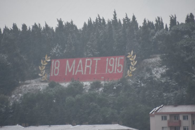Çanakkale’de kar yağışı aralıklarla devam ediyor