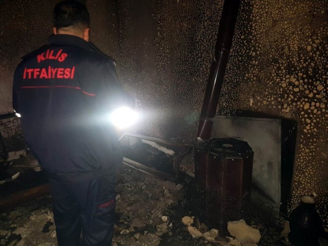 Kilis’te ikamet yangını " elektrik kablosu nedeniyle çıkan yangında büyük hasar"