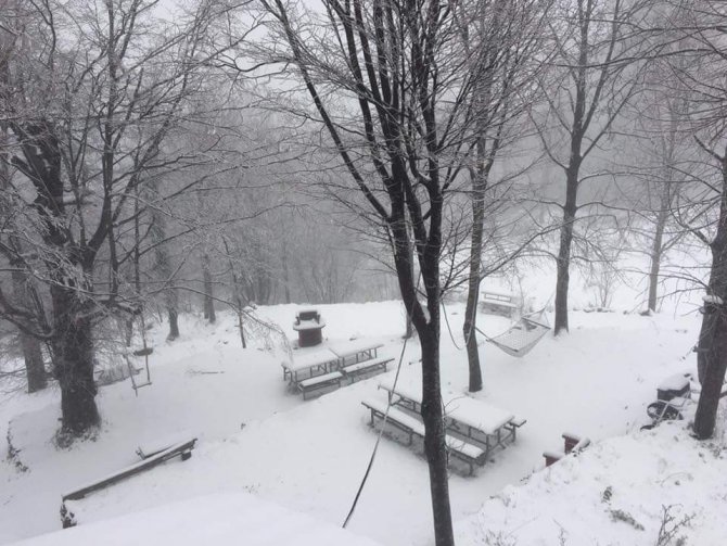 Kocaeli’nin yüksek kesimleri beyaza büründü! Büyükşehir trafiğin aksamasını engelledi!