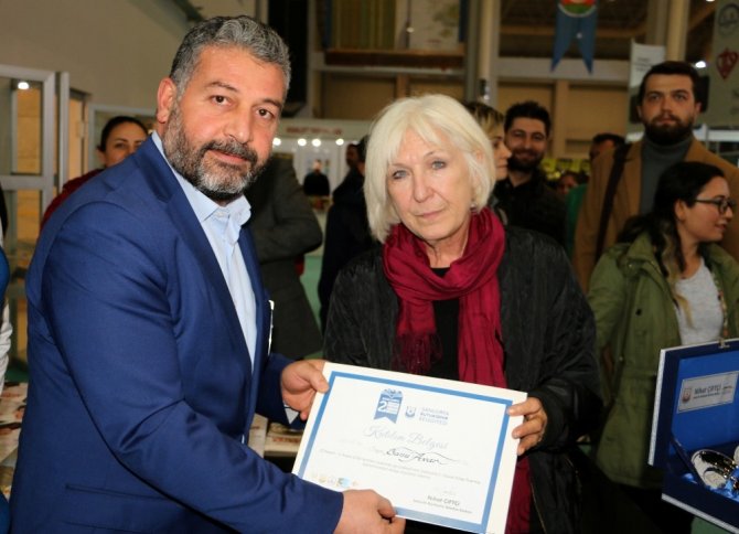 Ünlü yazarlar Şanlıurfalı kitapseverlerle bir araya geldi!