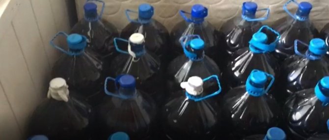 Çanakkale’de kaçak içki operasyonu 702 litre şarap, 133 litre votka, 7 litre rakı ele geçirildi.