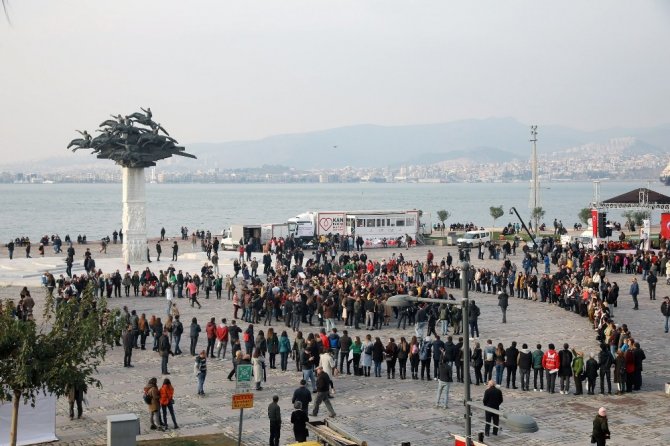 İzmir iyilikte buluştu "İzmir'de iyilik var"