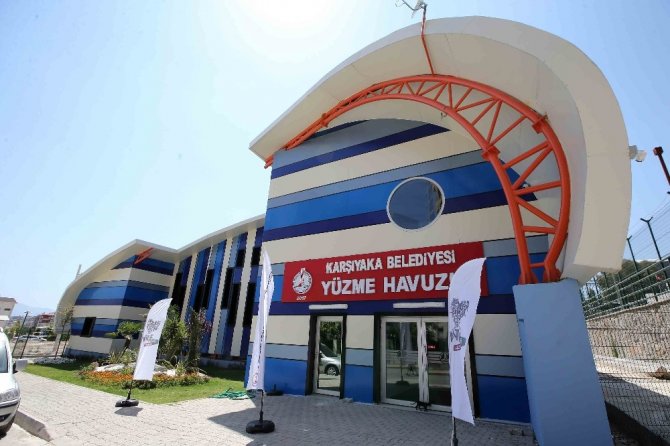 Karşıyaka’nın yüzme havuzu çok sevildi,her yaştan yüzme tutkunlarının gözdesi oldu