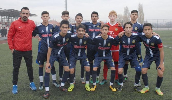 Kayseri U-16 Ligi B Grubu "Talasgücü, zayıf rakibi Kocasinan Gençlikspor'u 9-1 yendi"