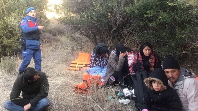 Midilli Adası’na geçme hazırlığındaki 21 düzensiz göçmen yakalandı