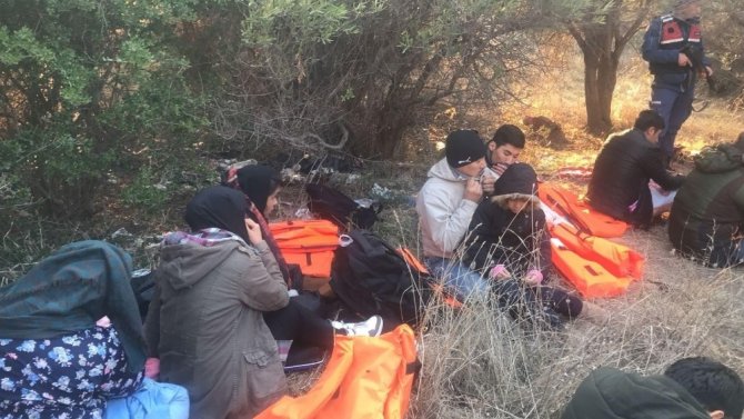 Midilli Adası’na geçme hazırlığındaki 21 düzensiz göçmen yakalandı