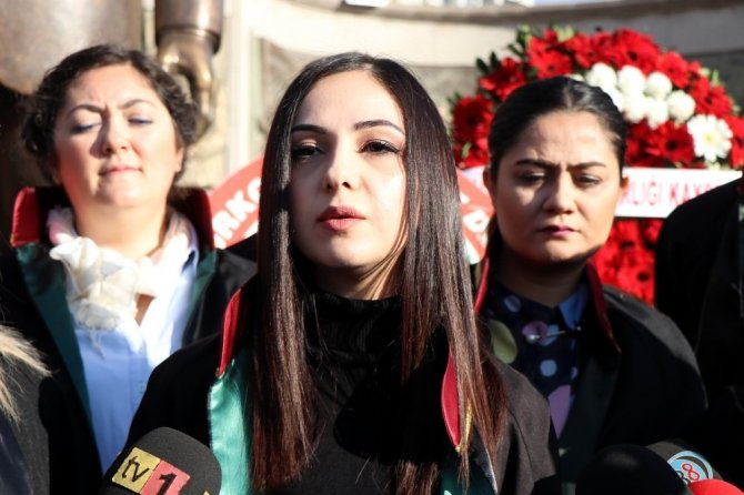 Kadınlara seçme ve seçilme hakkının verilmesi Cumhuriyetin en önemli kazanımlarındandır