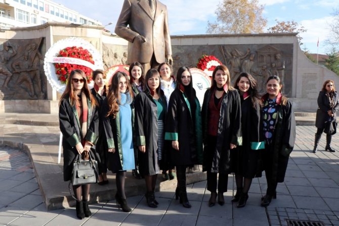 Kadınlara seçme ve seçilme hakkının verilmesi Cumhuriyetin en önemli kazanımlarındandır