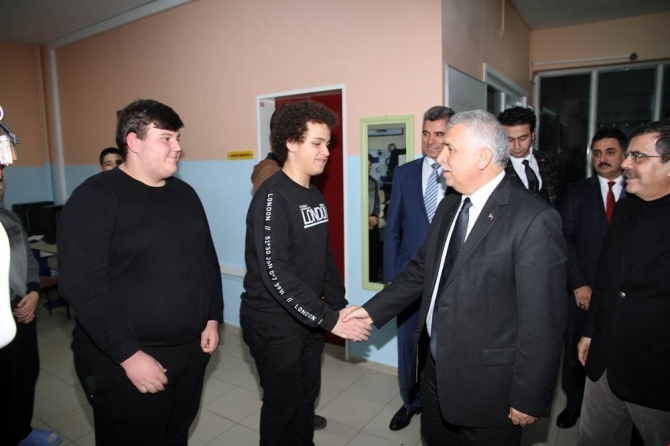 Validen öğrencilere tavsiye