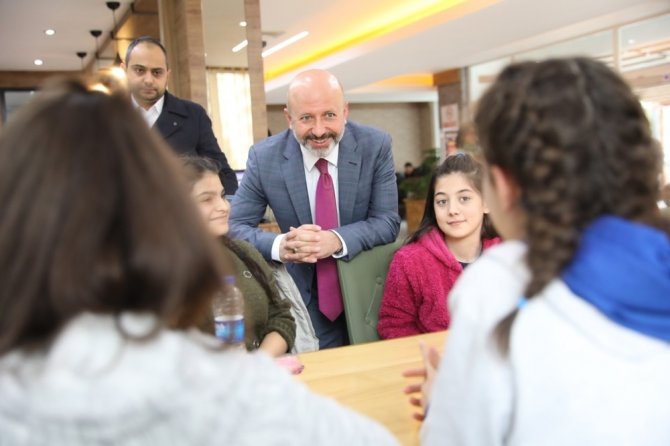 Çolakbayrakdar, "Bütün gayretimiz hemşehrilerimizin mutlu olacağı hizmetler üretmektir"