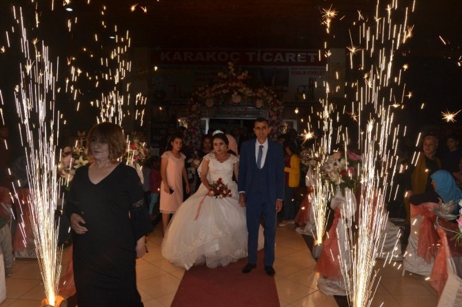 Aşkları engel tanımadı! İşitme engelli Rabia ve Ömür çiftinin mutlu günü!