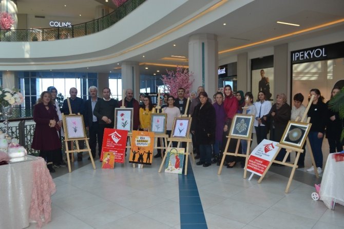 Dünya Engelliler günü etkinlikleri kapsamında el sanatları sergisi açıldı.