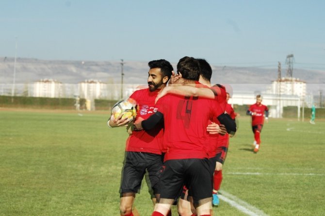 Belsinspor, Demirspor 6-2 mağlup ederek haftayı avantajlı kapattı.