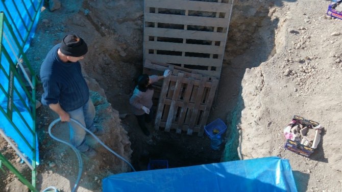 Herkes "Çingene kızı" mozaiğini konuşurken, İznik’teki mozaikse gün ışığına çıkarılmayı bekliyor