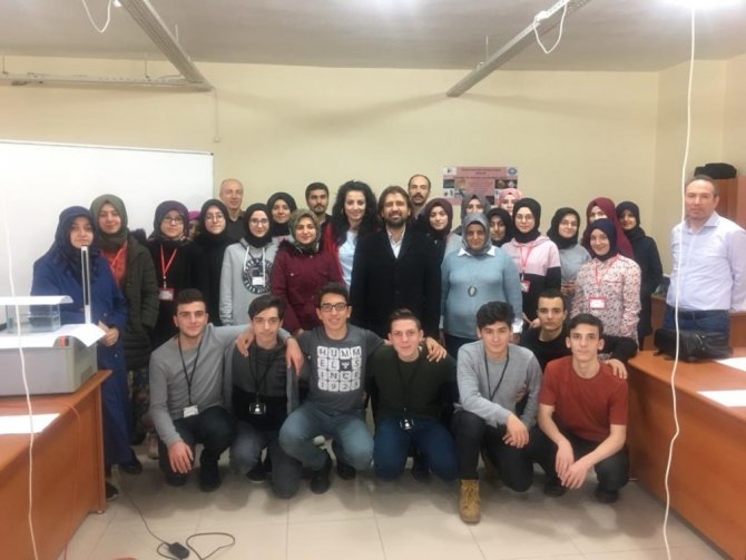 TÜBİTAK’tan imam hatip lisesi öğrencilerine dünyanın oluşumu konusunda eğitim