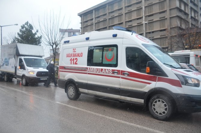 Bilecik kent merkezinde meydana gelen trafik kazasında 1 kişi yaralandı