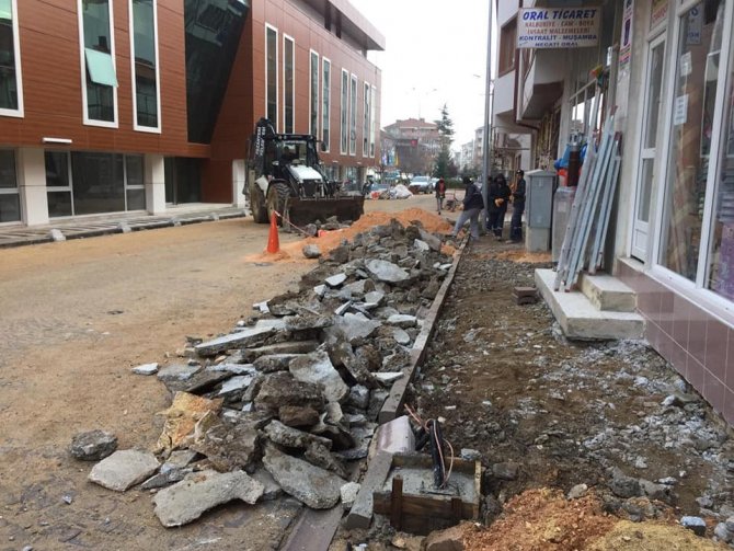 Bilecik'in Pazaryeri İlçe Belediye Başkanı Muzaffer Yalçınyol çalışmalarını yerinde inceledi