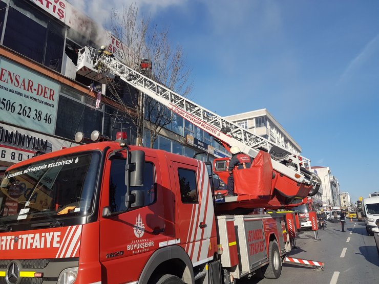 Esenyurt örnek mahallaesinde korkutan yangın