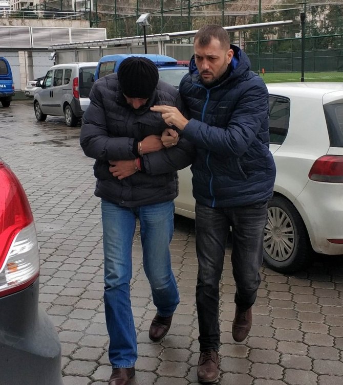 Samsun'da polisin yaptığı takip sonucu 2 kiş gözaltına alındı