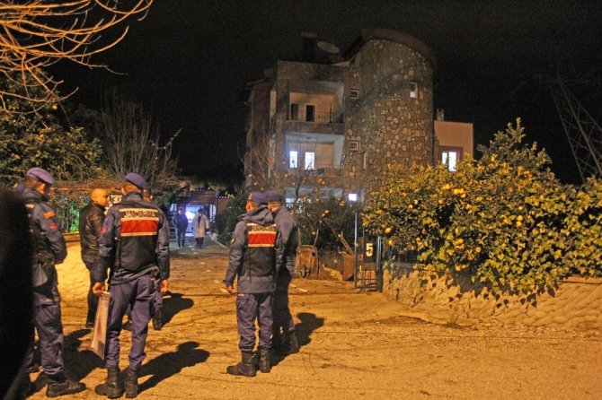 Kemer'in Çamyuva Mahallesi'nde Emekli albay evinde ölü bulundu