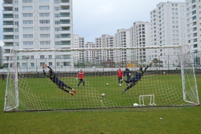 Amed Sportif Faaliyetlerde Bayramşapa maçı hazırlıkları bugün yapılan idmanla tamamlandı