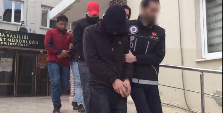 Bursa'da polis tarafından düzenlenen uyuşturucu operasyonunda 17 kişi gözaltına alındı.