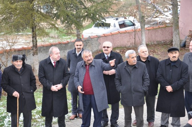 Sungurlu Belediye Başkanı Abdulkadir Şahiner;muhtar ve vatandaşlarla görüştü.