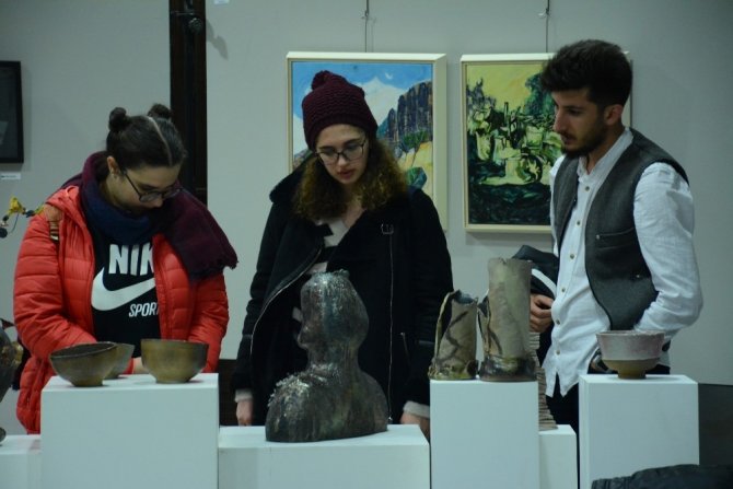Uluslararası Sanat Sempozyumu ve 4. Uluslararası Seramik Pişirim Çalıştayı Karma Sergisi açıldı
