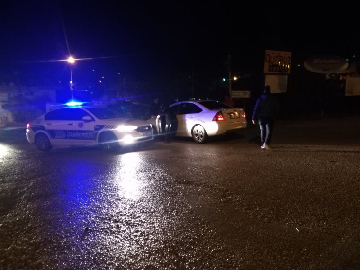 ADANA'nın Kozan ilçesinde Motosiklet ile otomobil çarpıştı: 1 yaralı