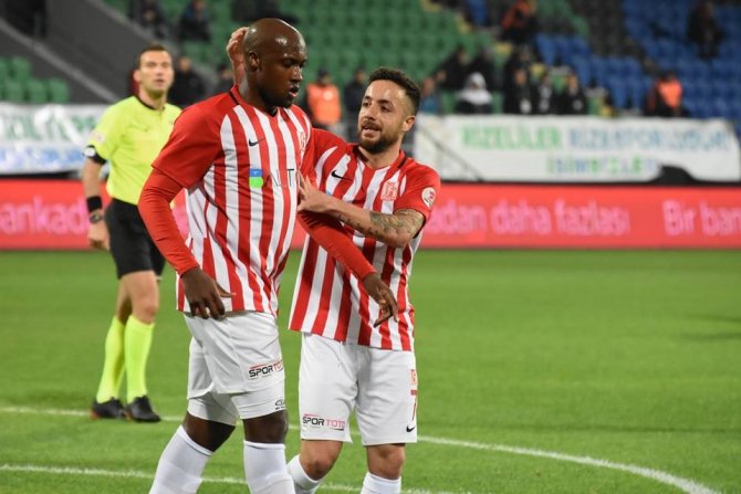 Balıkesirspor Baltok 2-0 mağlup ettiği Çaykur Rizespor ile rövanş maçına çıkıyor