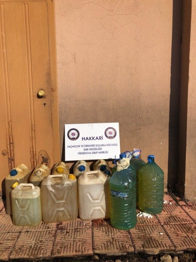 Hakkari'de sürdürülen çalışmalar kapsamında çok sayıda gümrük kaçağı malzeme ele geçirildi