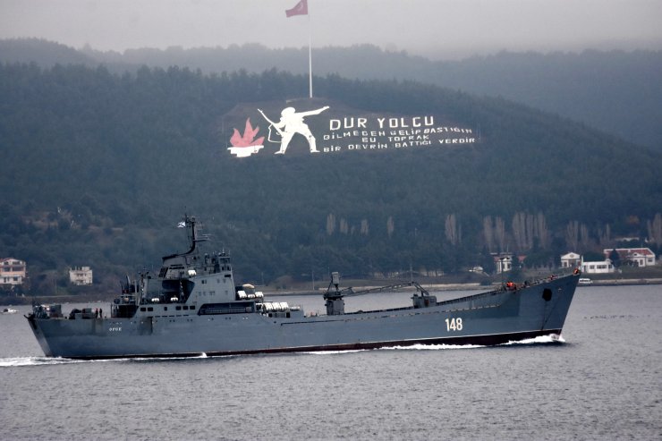 Rus savaş gemisi Orsk, Çanakkale Boğazı'ndan geçti