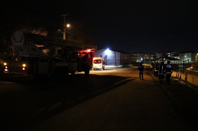 Sivas'ta bir kişinin intihar edeceği ihbarı ekipleri alarma geçirdi