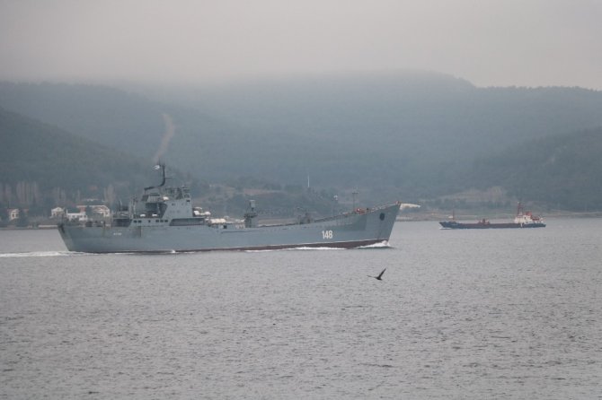 us Donanması'na ait 148 borda numaralı "Orsk" adlı savaş gemisi Çanakkale Boğazı’ndan geçti