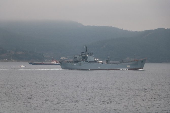 us Donanması'na ait 148 borda numaralı "Orsk" adlı savaş gemisi Çanakkale Boğazı’ndan geçti