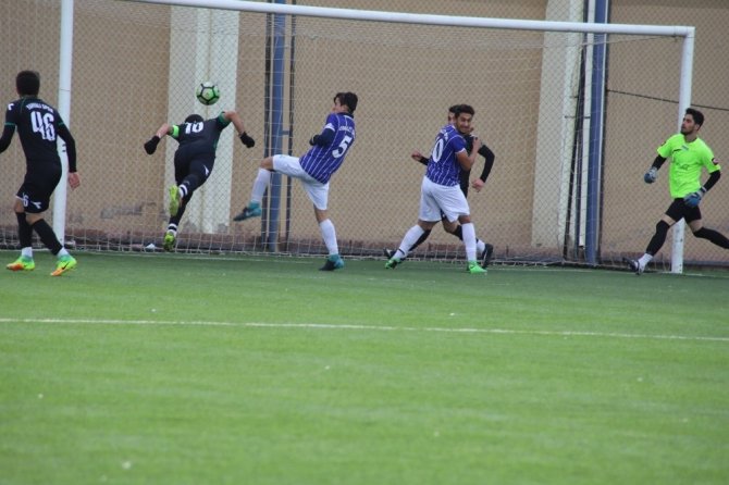 Yahyalıspor evinde oynadığı maçta Erkiletspor'u 7-1 mağlup etti