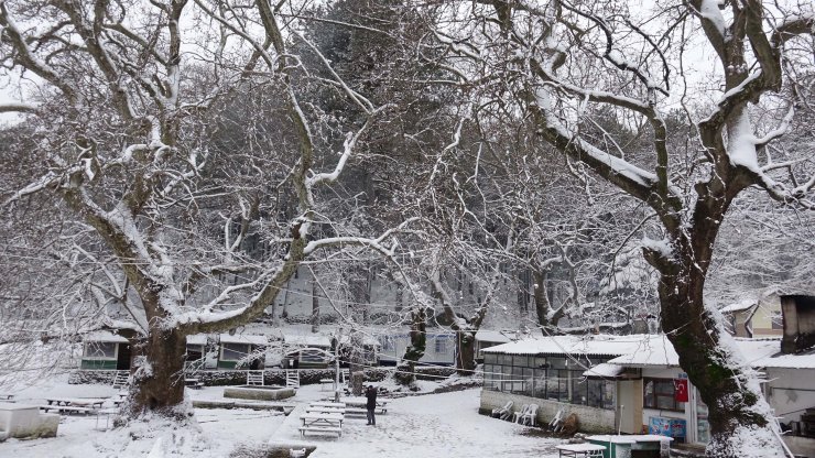Kazdağları beyaza büründü "karpostallık manzara, görenleri adeta büyülüyor"