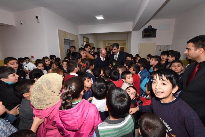 Muş Belediye Başkanı Başkan Asya, öğretmenlerle bir araya geldi