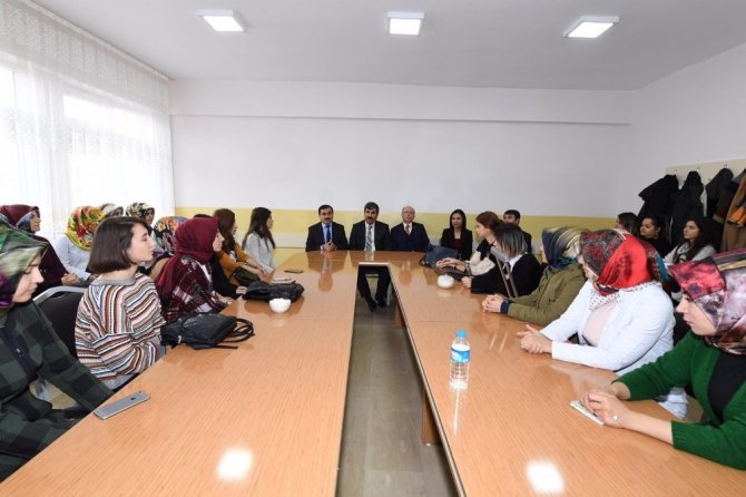 Muş Belediye Başkanı Başkan Asya, öğretmenlerle bir araya geldi