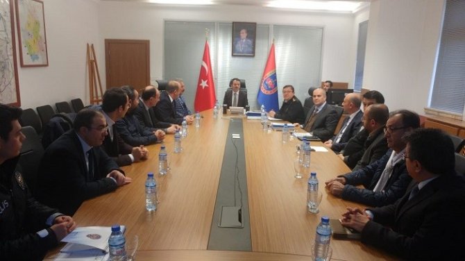 Nevşehir İl Spor Güvenliği toplantısı Nevşehir Valisi İlhami Aktaş'ın başkanlığında yapıldı