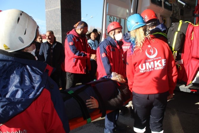 Sağlık Bilimleri Üniversitesi (SBÜ) tarafından Hastanede gerçeğini aratmayan yangın tatbikatı
