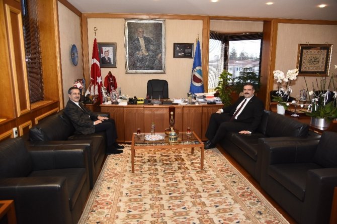 Anadolu Üniversitesi Rektörü Prof. Dr. Şafak Ertan Çomaklı’ya ziyaretler devam ediyor