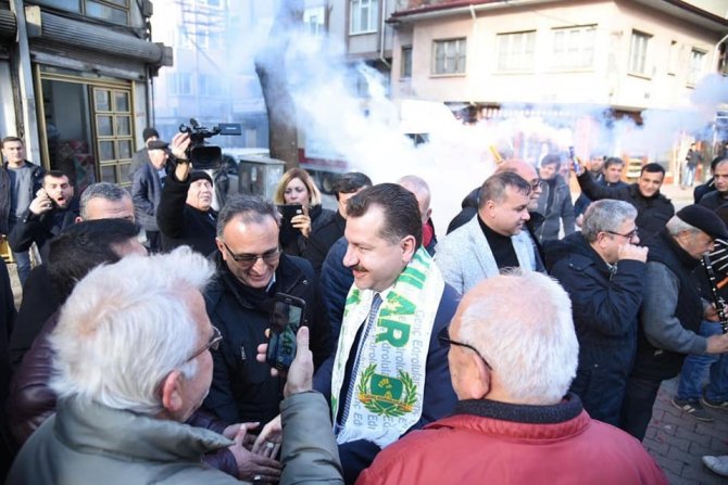 Yücel Yılmaz “Bize düşen görev Balıkesir’in tüm ilçelerini AK Parti’li yapmaktır”