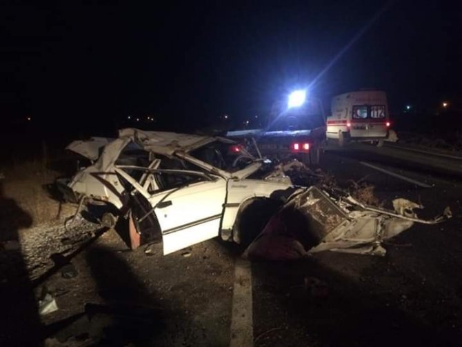 Aksaray'da Otomobil şarampole devrildi: 1 ölü, 1 yaralı